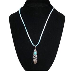 UNBRANDED SILVER Feather Pendant NATIVE AMERICAN Style Statement Necklace